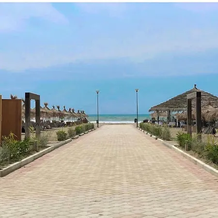 C12 Lura 度假居 Durrës